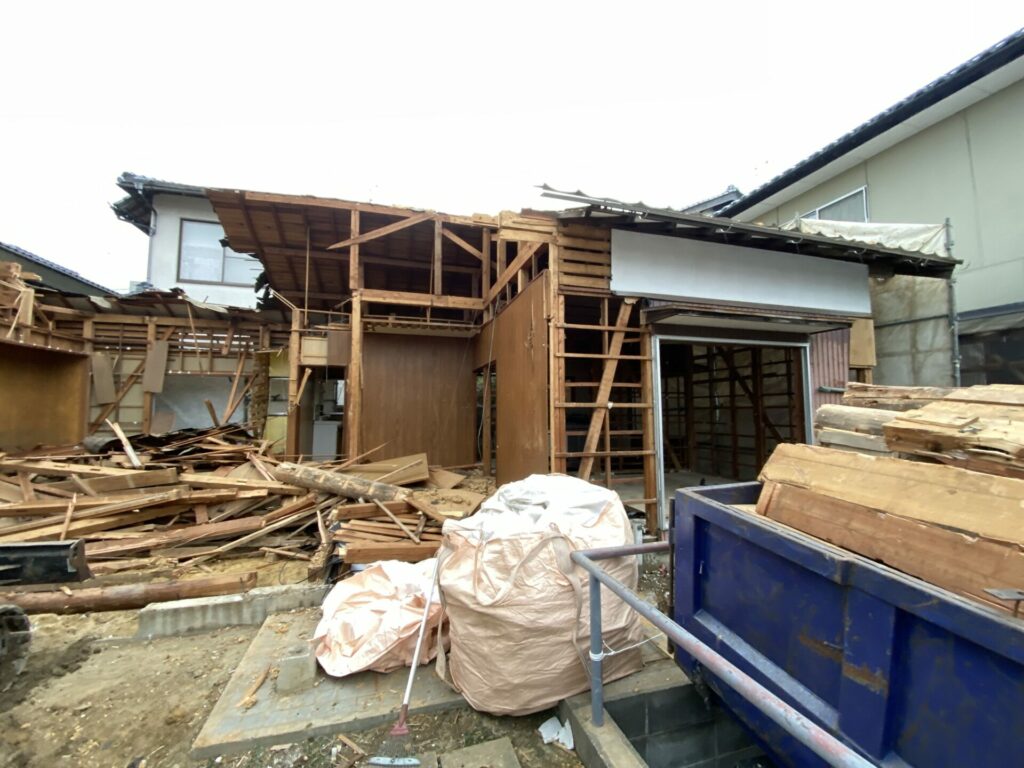 島根県松江市古志原町　空き家解体工事
獣医による解体工事