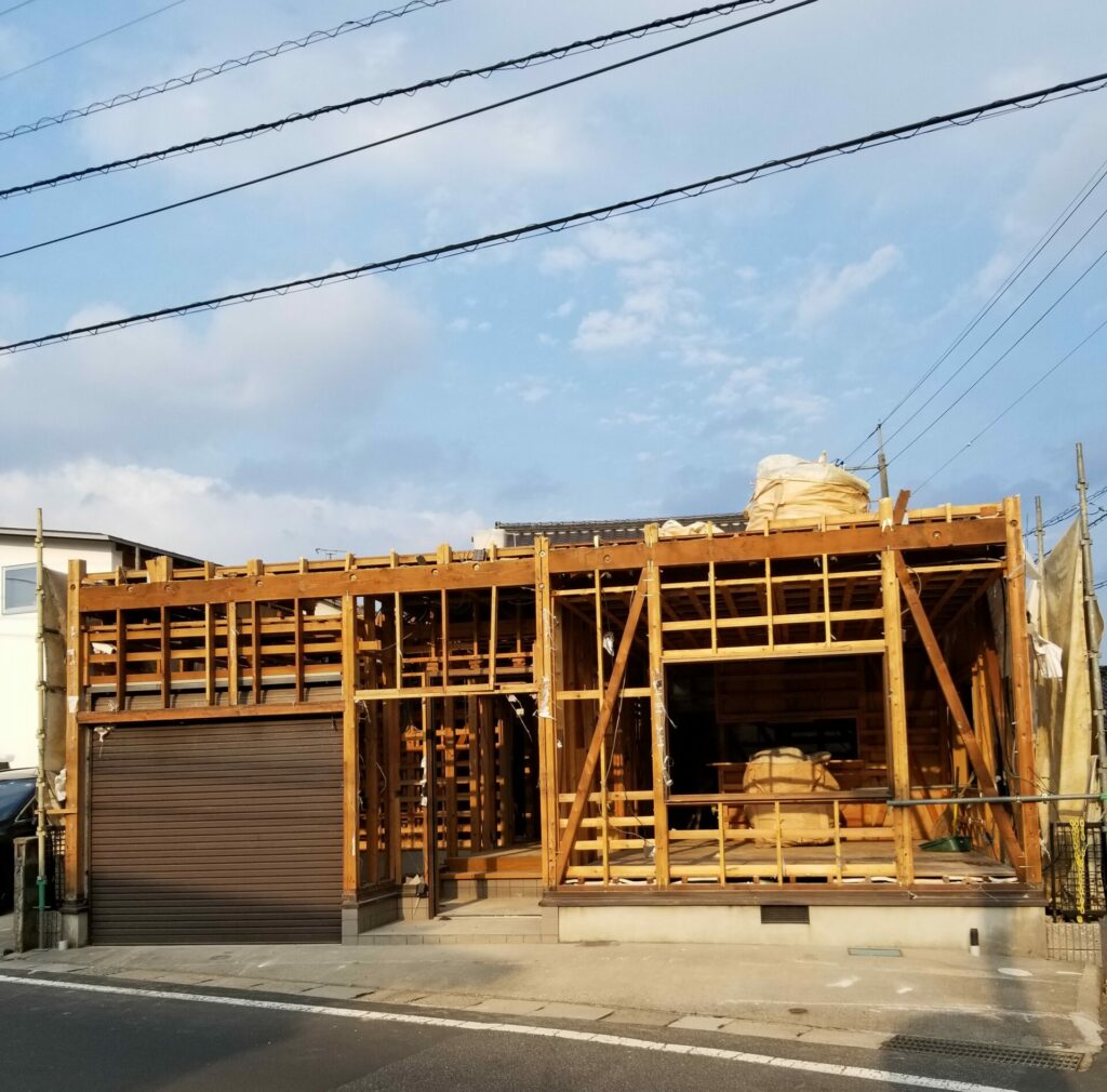 島根\松江市　解体工事にて
外壁撤去作業