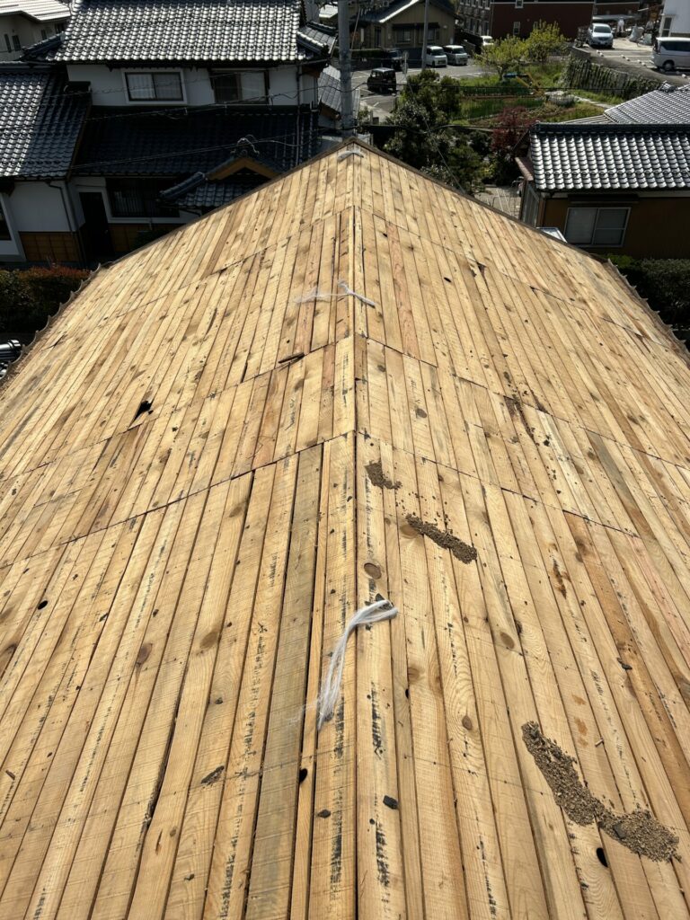 島根県松江市の解体工事
施工事例
瓦剝ぎ